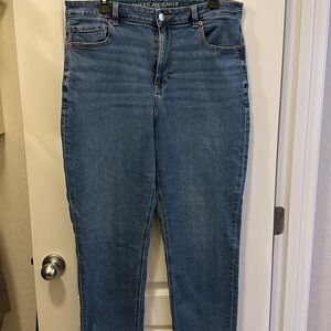 American Eagle High Waisted Mom Jeans